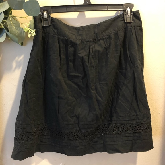 Adorable LOFT Spring Skirt - Picture 3 of 3